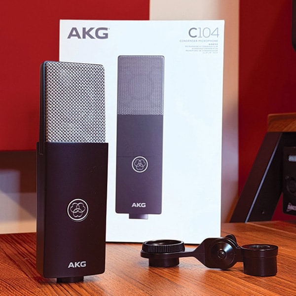 AKG C104