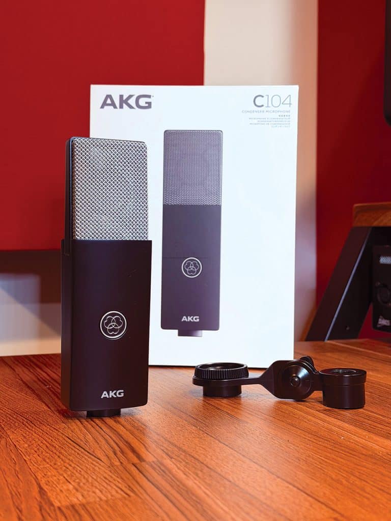AKG C104