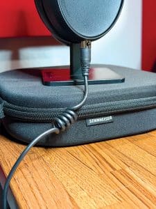 Closeup of the Sennheiser HD 480 Pro cord