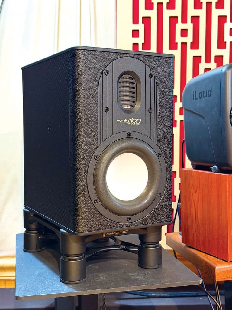 Close-up of a single Magic Garden Pro Evolution v.1 Studio Monitor
