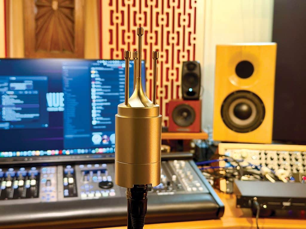 Trinnov Nova - Measurement Mic in action