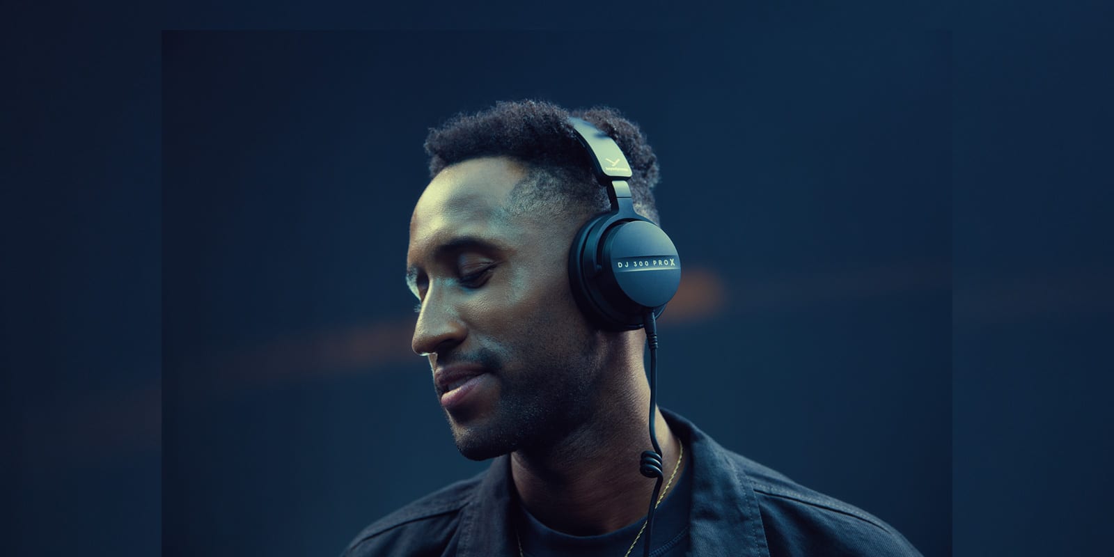 beyerdynamic-DJ-300-PROX-New-Customizable-Headphones-1600px beyerdynamic Returns to the DJ Market With New Customizable Headphones Featuring Interchangeable On-Ear and Over-Ear Pads